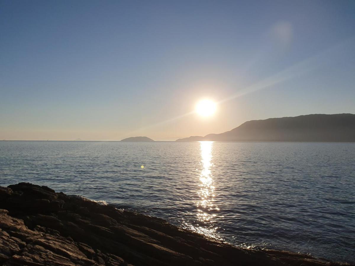 Bangalo Com Vista Para O Mar No Condominio Yacamim Ilhabela Praia Do Curral ภายนอก รูปภาพ